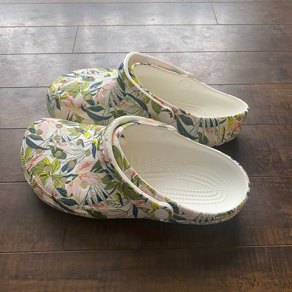 Vera Bradley Clogs - Picture 13 of 14